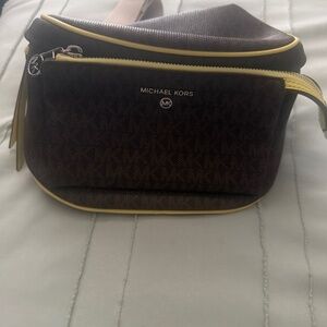 Michael Kors slides and fanny pack